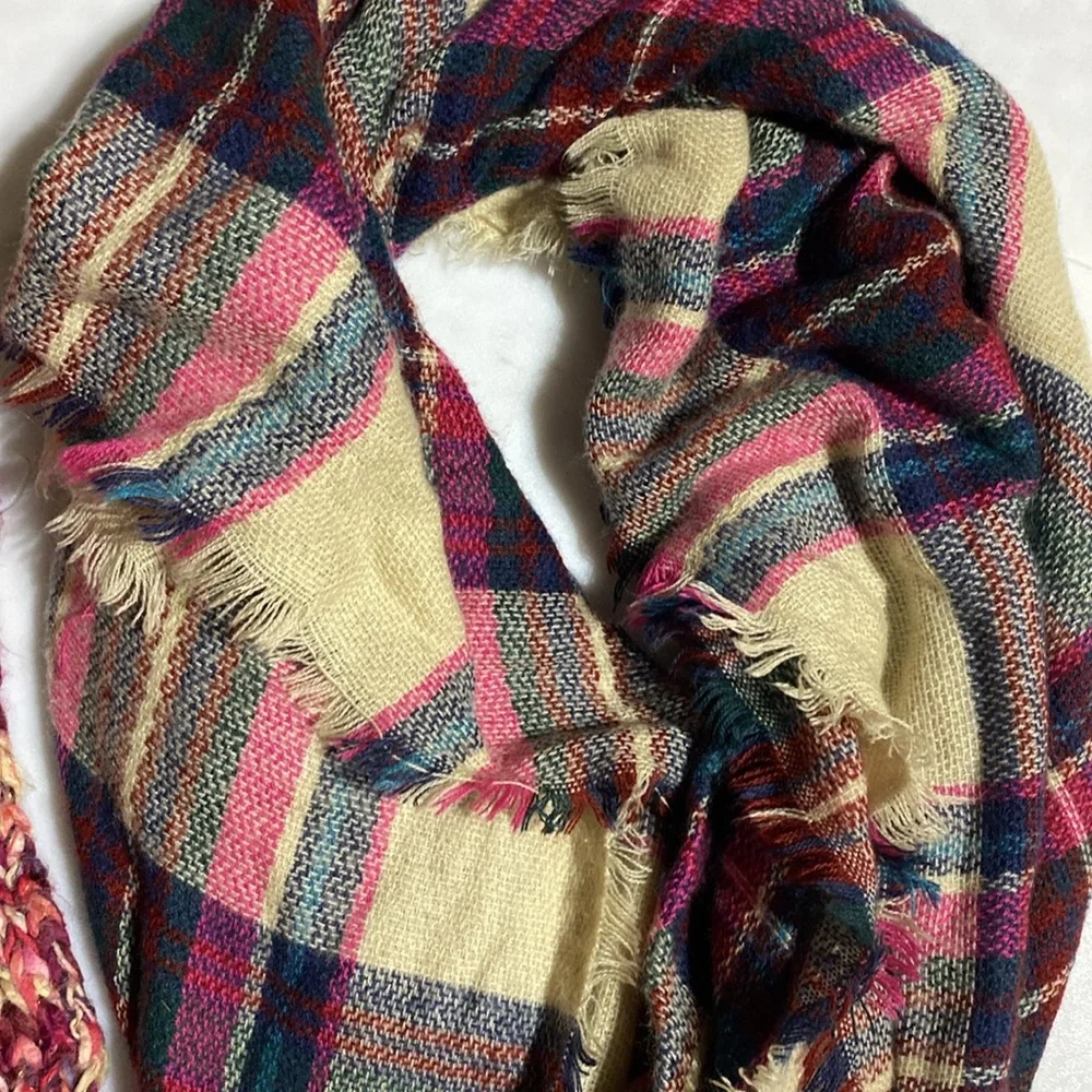 (2) scarf 🧣 bundle - Picture 3 of 3